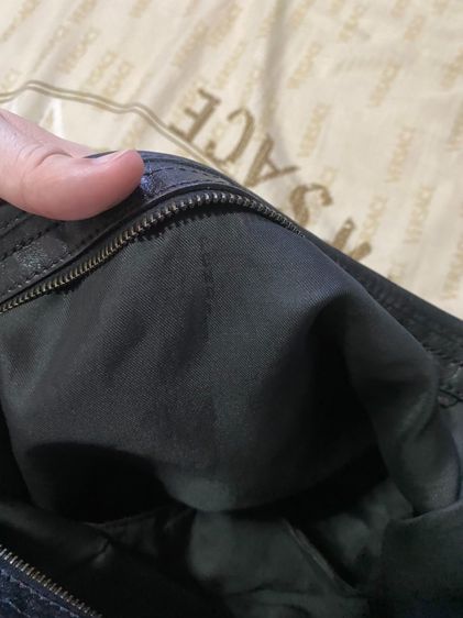 Crossbody Fendi กระเป๋าครอสบอดี้เฟนดิ ของแท้ มือสอง ผ้าสวยสีดำ unisex รูปที่ 8