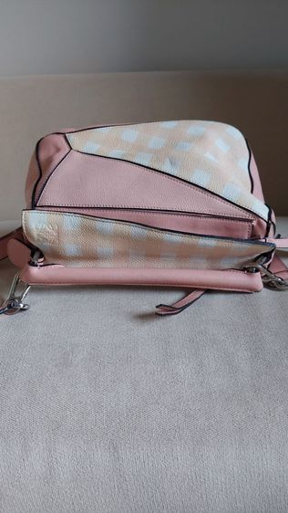 กระเป๋าสะพาย Loewe สีชมพูน่ารักมาก รูปที่ 6