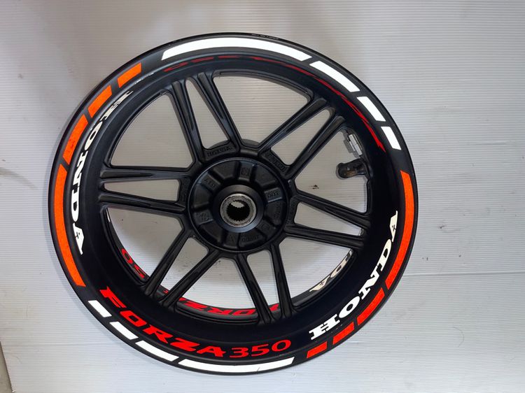 ล้อแม็กหลังforza350แท้ สีดำ ติดสติ๊กเกอร์ รูปที่ 5