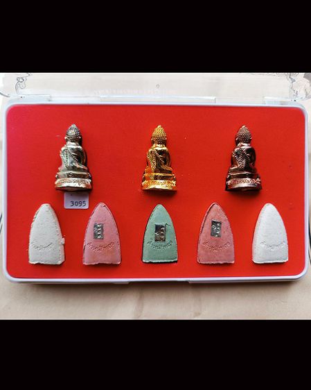 ชุดพิเศษ.ชุดกรรมการ พระชัย หลวงปู่ทวด รุ่นตำหนักทอง หลวงปู่ทอง สุสังวโร วัดป่ากอสุวรรณ ครบชุด 8 องค์ จ.สงขลา พ.ศ 2540 รูปที่ 7