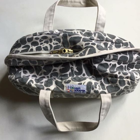 กระเป๋าลายพรางแนวทะเล ๆ ลายปลา ยี่ห้อ reyn spooner รูปที่ 4