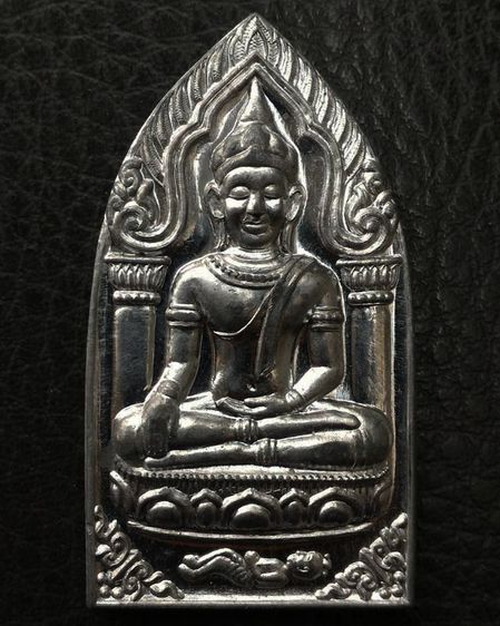 พระยอดขุนพลปั๊มพิมพ์สุพรรณ หลวงพ่อฑูรย์ วัดโพธินิมิตร เนื้อชินพิมพ์ใหญ่ พ.ศ 2527 สูง 5.7 ซ.ม สร้างจากเนื้อชินกรุเก่าที่ชำรุดแตกหัก รูปที่ 3