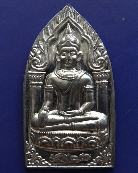 พระยอดขุนพลปั๊มพิมพ์สุพรรณ หลวงพ่อฑูรย์ วัดโพธินิมิตร เนื้อชินพิมพ์ใหญ่ พ.ศ 2527 สูง 5.7 ซ.ม สร้างจากเนื้อชินกรุเก่าที่ชำรุดแตกหัก รูปที่ 27