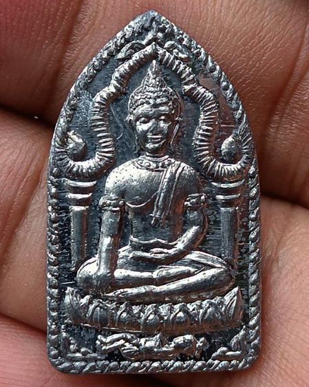 พระยอดขุนพลปั๊ม หลวงพ่อฑูรย์ วัดโพธินิมิตร เนื้อชินพิมพ์เล็ก พ.ศ. 2527 สูง 3 ซ.ม สร้างจากเนื้อชินกรุเก่าที่ชำรุดแตกหัก รูปที่ 15