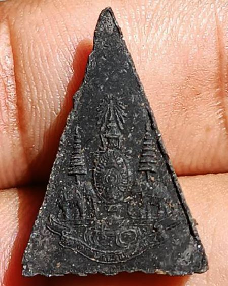 พระกำลังแผ่นดิน พิมพ์คะแนน (เล็ก) มวลสารจิตรลดา ในหลวงครองราชครบ 50 พรรษา พ.ศ. 2539 สร้างน้อยหายาก พร้อมกล่องเดิม รูปที่ 23