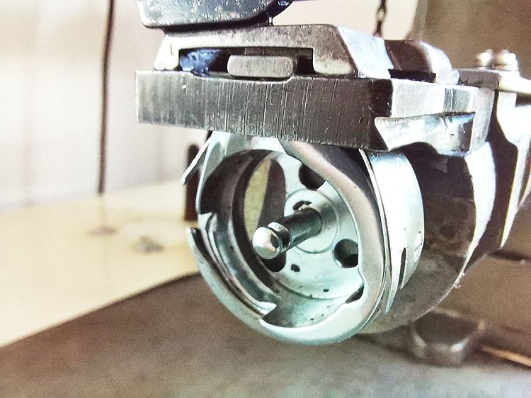 จักรกระบอกนอน  SINGER 155B-8BV  รูปที่ 6