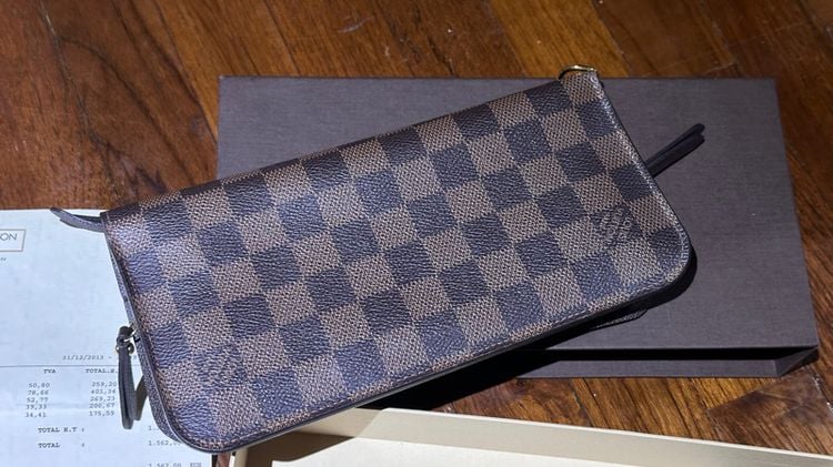 กระเป๋าสตางค์ Louis Vuitton 