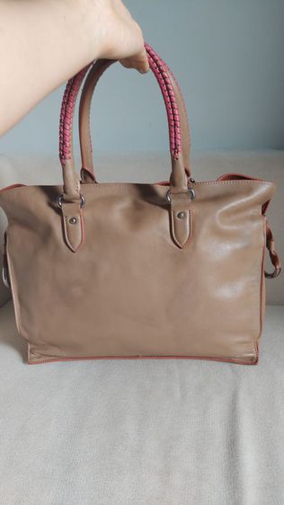 กระเป๋าถือ Loewe ลิมิเดต สีสวยมาก รูปที่ 3