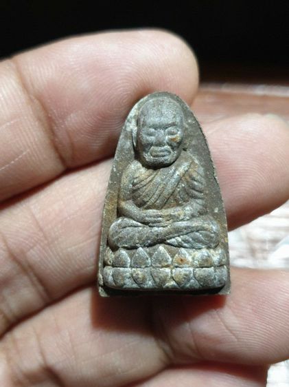 หลวงปู่ทวดเนื้อว่าน ตอกโค๊ตใต้ฐาน ไม่ทราบวัดและปีที่ออก เนื้อจัดจ้านได้อายุ ขายเหมา 6 องค์ สภาพสวยทุกองค์ รูปที่ 11