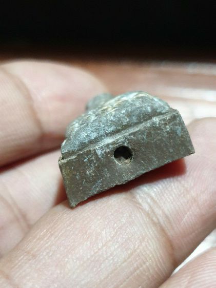 หลวงปู่ทวดเนื้อว่าน ตอกโค๊ตใต้ฐาน ไม่ทราบวัดและปีที่ออก เนื้อจัดจ้านได้อายุ ขายเหมา 6 องค์ สภาพสวยทุกองค์ รูปที่ 10