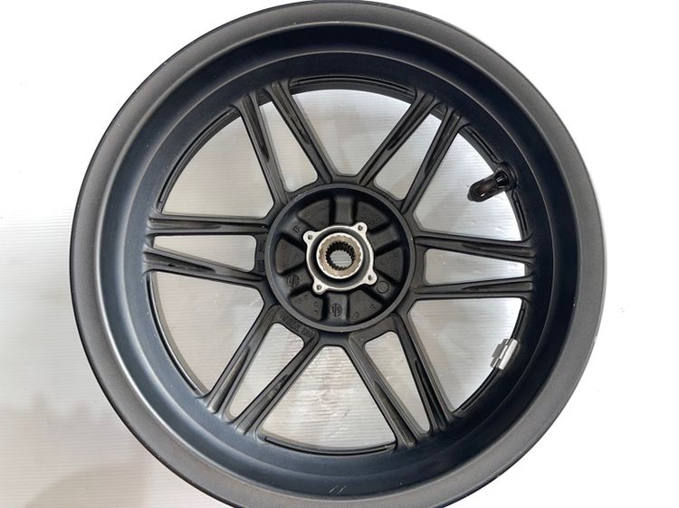 ล้อหลังforza300 แท้