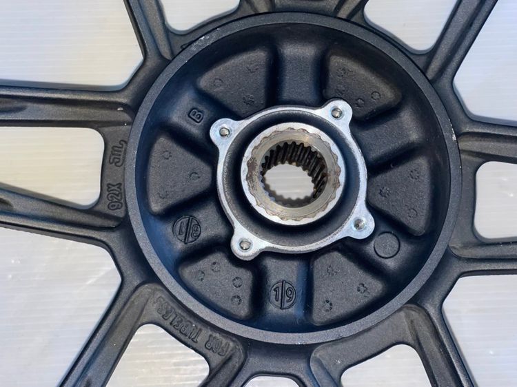 ล้อแม็กหลังforza300 แท้ สีดำ รูปที่ 9