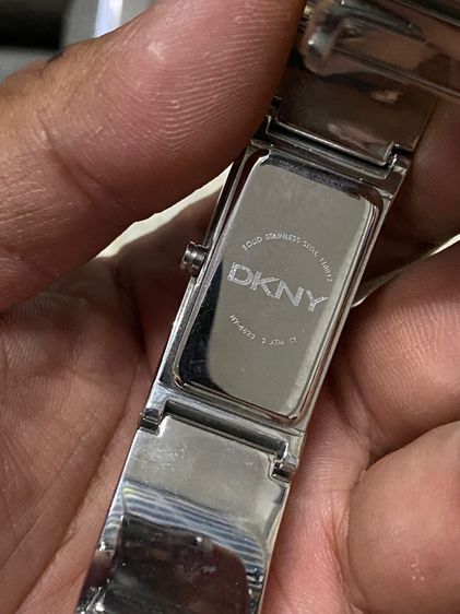 นาฬิกายี่ห้อ  DKNY  ของแท้มือสอง ทรงกำไล รอบข้อมือ 6 นิ้ว  พร้อมกล่อง  1000฿ รูปที่ 7