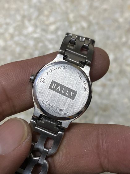 นาฬิกายี่ห้อ BALLY  แบลลี่  สวิสเมด  ของแท้มือสอง สแตนเลสสายยาว  7 นิัว  1800฿ รูปที่ 2