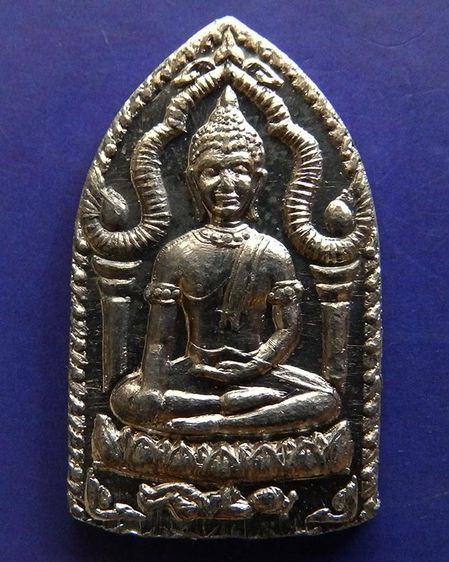 พระยอดขุนพลปั๊ม หลวงพ่อฑูรย์ วัดโพธินิมิตร เนื้อชินพิมพ์เล็ก พ.ศ. 2527 สูง 3 ซ.ม สร้างจากเนื้อชินกรุเก่าที่ชำรุดแตกหัก รูปที่ 23