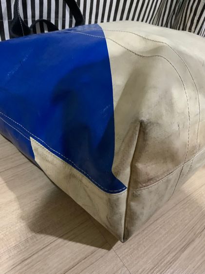 กระเป๋าสะพาย FREITAG รุ่น F74  BOB (เลิกผลิตแล้ว)  ปล่อยของสะสม สภาพใหม่ ลายสีธงชาติ ของแท้ 💯 รูปที่ 4