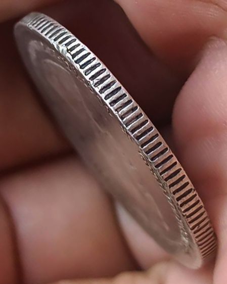 เหรียญ 1 บาท เนื้อเงิน รัชกาลที่ 5 ตราแผ่นดิน รูปที่ 3