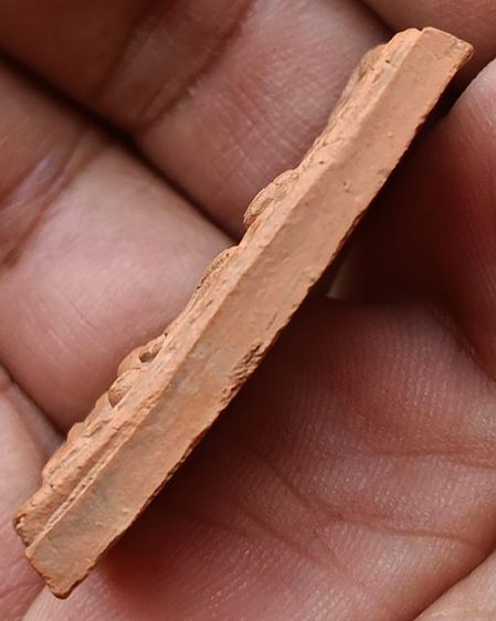 พระเนื้อดิน กรุทับผึ้ง จ.สุโขทัย พ.ศ 2473 พิมพ์ชินราช หลังยันต์ สูง 3.6 ซ ม รูปที่ 3