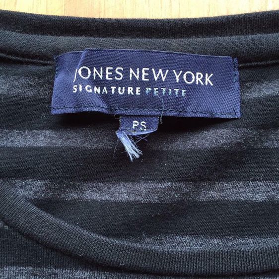 เสื้อยืดคอกลมแขนยาว ยี่ห้อ JONES NEW YORK รูปที่ 2