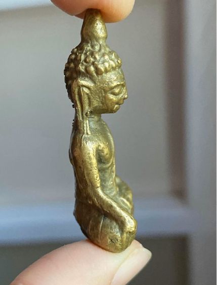 พระร่วงนั่งศิลปะอยุธยา รูปที่ 4