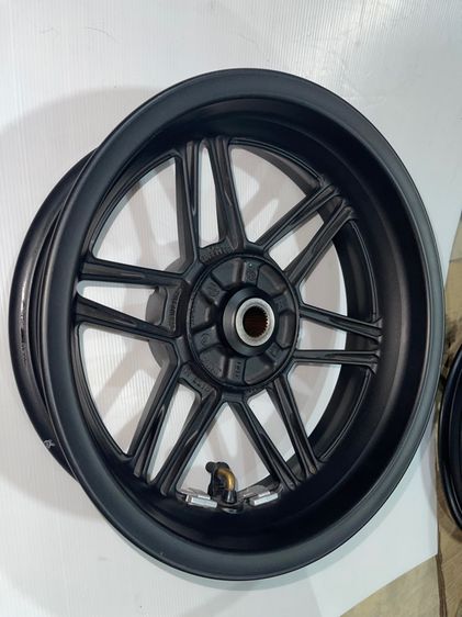 ล้อแม็กหลังforza350 แท้ รูปที่ 3