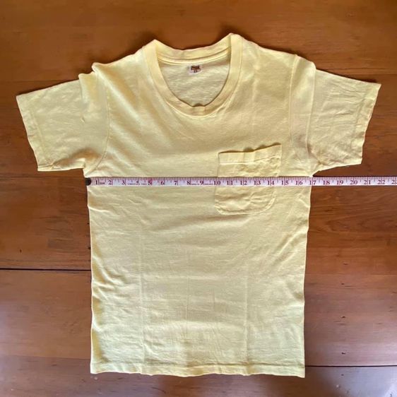 เสื้อยืดคอกลมแขนสั้น Hanes กระเป๋าหน้าโค้ง สีเหลือง ตะเข็บกระเป๋าเย็บด้านใน ไม่มีลายสกรีน ผ้าร้อยเก่า บาง นิ่ม Vintage 1970's รูปที่ 2
