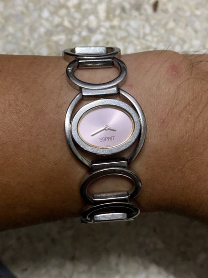 นาฬิกายี่ห้อ ESPRIT  เอสพรี  ของแท้มือสอง สแตนเลสสายยาว 16 เซนติเมตร   750฿ รูปที่ 8