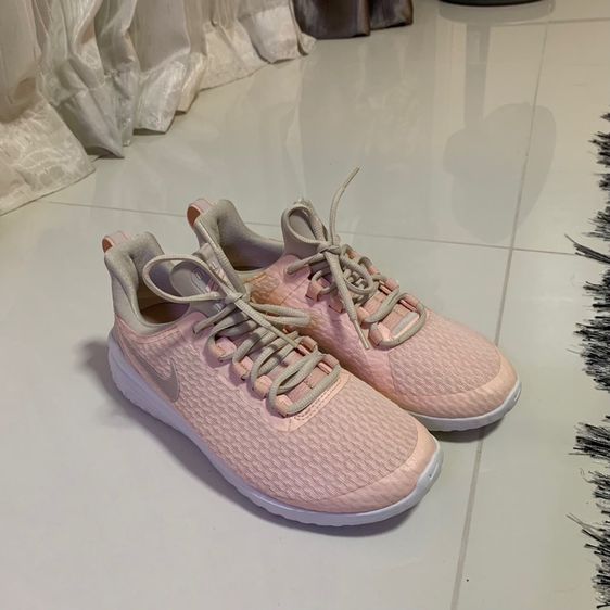 รองเท้าผ้าใบ Nike รูปที่ 2