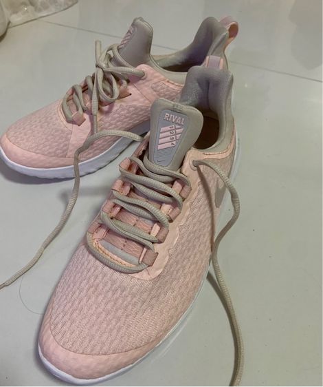 รองเท้าผ้าใบ Nike รูปที่ 3