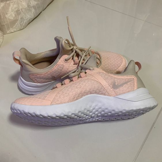 รองเท้าผ้าใบ Nike รูปที่ 5