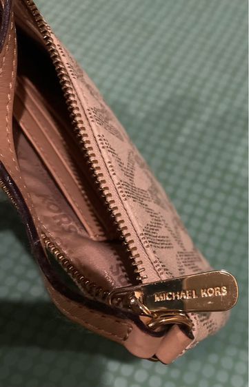 กระเป๋าถือ MICHAEL Michael Kors Ivory Signature Canvas Wristlet Pouch  5”x8” รูปที่ 5