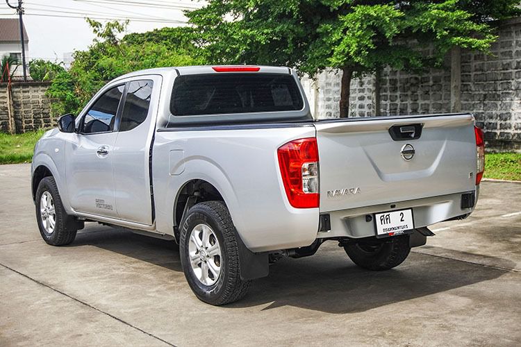Nissan Navara 2019 2.5 E Pickup เบนซิน ไม่ติดแก๊ส เกียร์ธรรมดา เทา รูปที่ 4