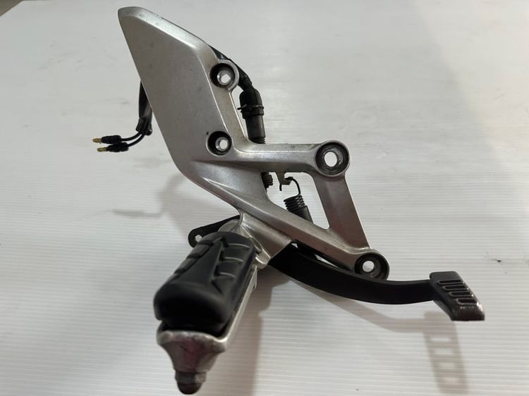 ระบบเบรค มอเตอร์ไซค์ เกียร์โยงcb300 cbr300 แท้ ข้างขวา