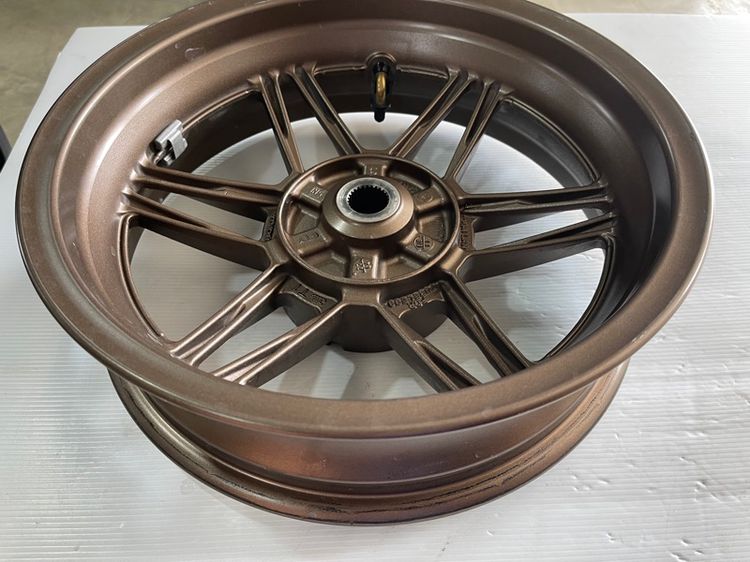 ล้อแม็กหลัง forza350 แท้ สีน้ำตาล รูปที่ 4