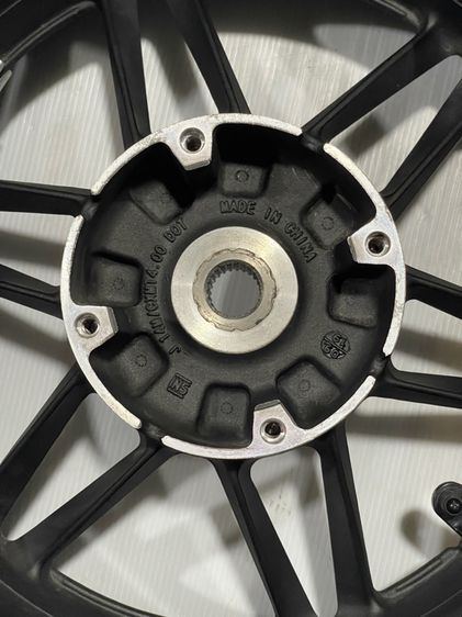 ล้อแม็กหลัง forza300 แท้ สีดำ พร้อมABS รูปที่ 4