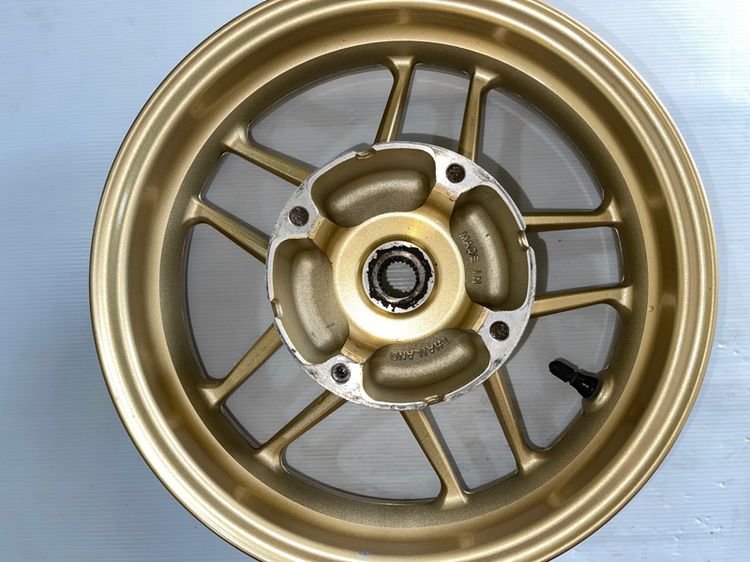 ล้อแม็กหลัง adv 150 แท้ สีทอง รูปที่ 3
