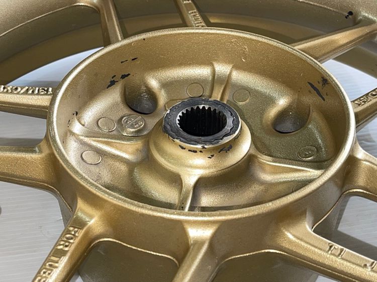 ล้อแม็กหลัง adv 150 แท้ สีทอง รูปที่ 5