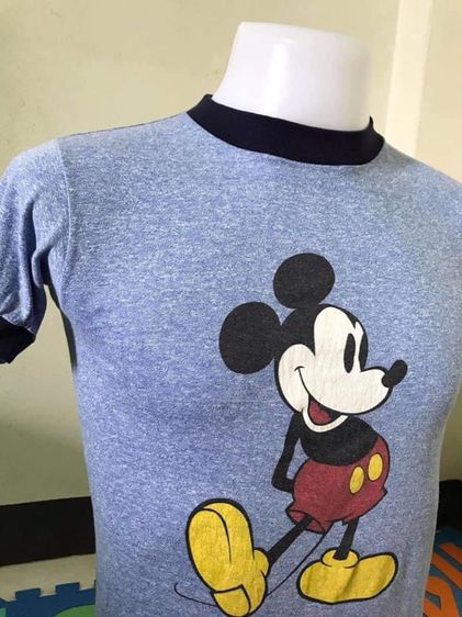 เสื้อยืดมิกกี้เมาส์ หน้าขาว เท้าเหลือง ผ้าเนื้อทราย สีฟ้า คอจั๊ม แขนจั๊ม ผ้า 50 50 Mickey Mouse Heather Blue Ringer T-Shirt ป้ายคอ Disney รูปที่ 4