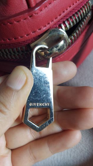 กระเป๋าถือ Givenchy แท้ สีแดง รูปที่ 12