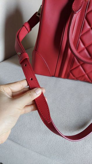 กระเป๋าถือ Givenchy แท้ สีแดง รูปที่ 16