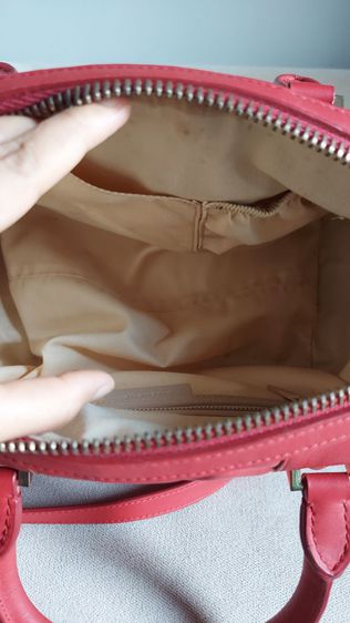 กระเป๋าถือ Givenchy แท้ สีแดง รูปที่ 15