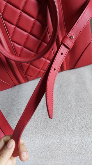 กระเป๋าถือ Givenchy แท้ สีแดง รูปที่ 17