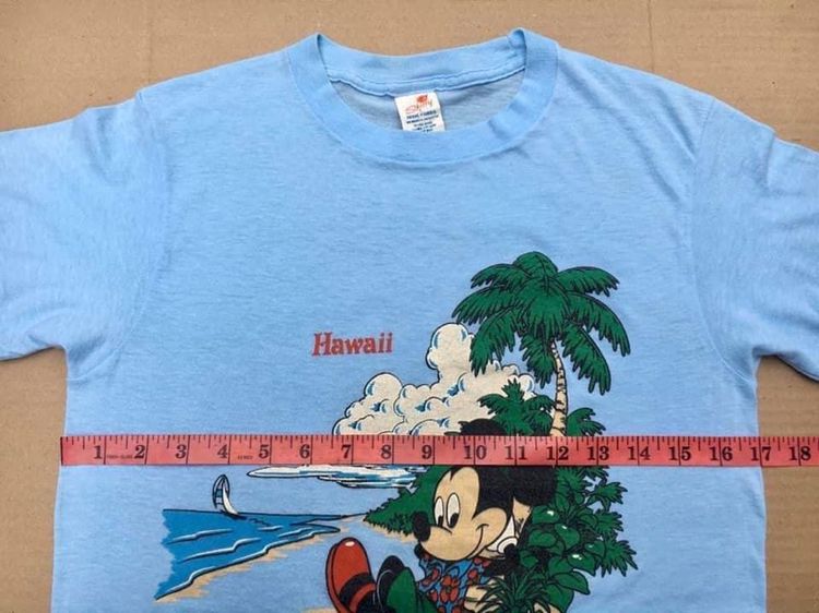 เสื้อยืดผ้าบาง สกรีนลายมิกกี้เมาส์พิงต้นมะพร้าวบนชายหาด Hawaii WALT DISNEY PRODUCTIONS ผ้า 50 50 ป้ายคอ Sherry รูปที่ 9