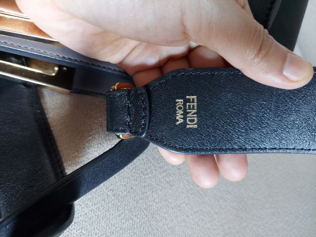กระเป๋า Fendi สีดำ  รูปที่ 10