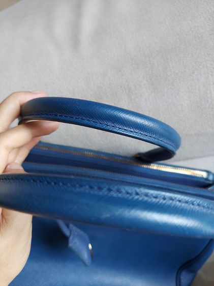 กระเป๋าถือ Prada saffiano สีน้ำเงินเข้ม รูปที่ 16