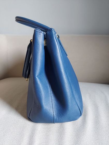 กระเป๋าถือ Prada saffiano สีน้ำเงินเข้ม รูปที่ 4