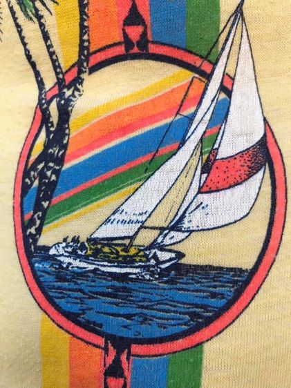 เสื้อยืดคอกลมแขนสั้น ผ้าบาง สกรีนลาย รุ้งตั้ง เรือใบ ดอกไม้ วิวทะเล HAWAII ตอก นกแก้ว POLY TEES HAWAII ผ้า 50 50 ป้ายคอ t-crew Sunstrokes รูปที่ 8