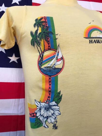 เสื้อยืดคอกลมแขนสั้น ผ้าบาง สกรีนลาย รุ้งตั้ง เรือใบ ดอกไม้ วิวทะเล HAWAII ตอก นกแก้ว POLY TEES HAWAII ผ้า 50 50 ป้ายคอ t-crew Sunstrokes รูปที่ 3