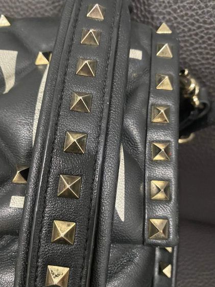 กระเป๋า Valentino Garavani ทรงบุนวม งาน Rare  รูปที่ 12