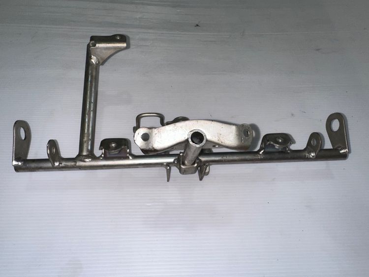 ขายึดเรือนไส้กรองอากาศ เหล็กยึดฝาปิดแตร เหล็กจับตะกร้าหน้า ขาจับตะกร้าเวฟ125i ปลาวาฬ แท้ ปี2011-2017 รูปที่ 6